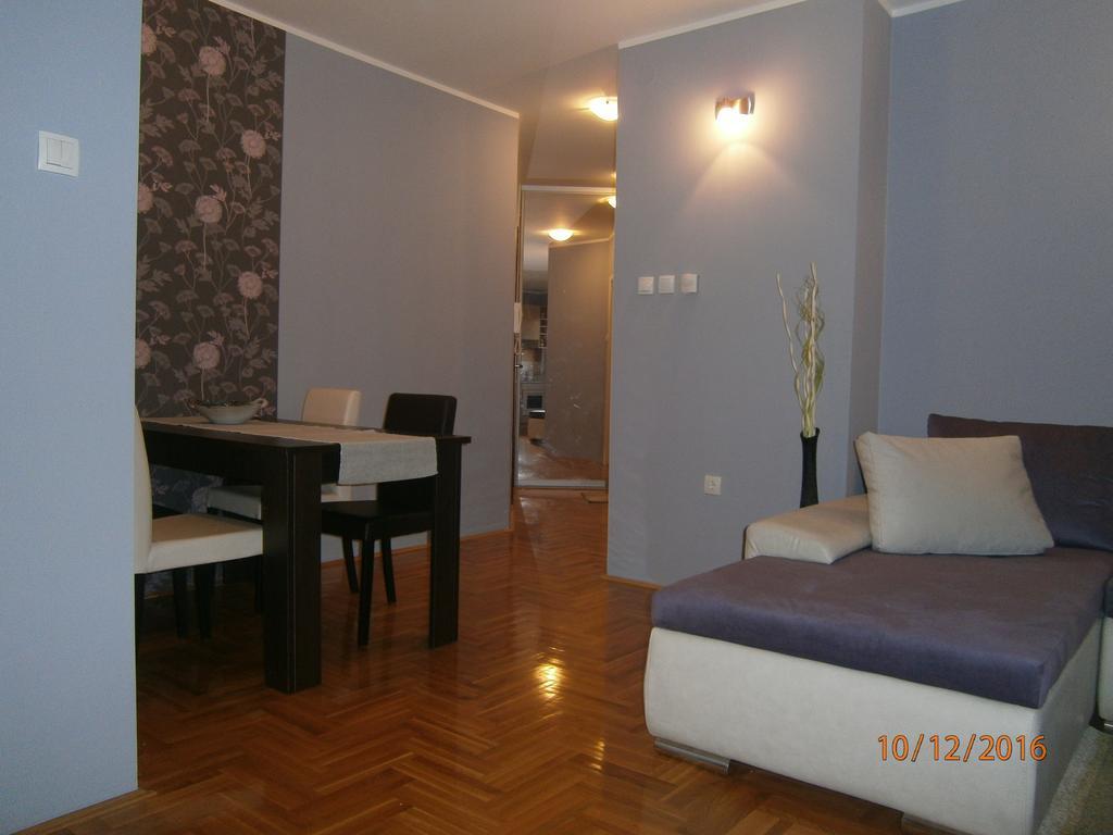 Apartment Azzuro Novi Sad Extérieur photo